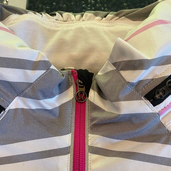 Run Hustle Jacket 🦄 - Picture 8 of 8